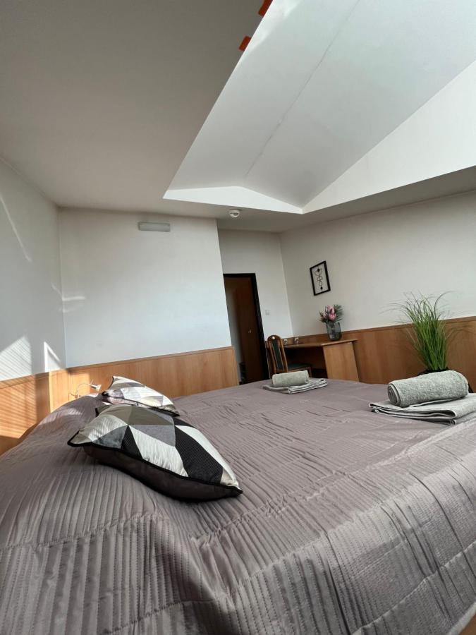 Hotel Kras Rožňava Exteriör bild