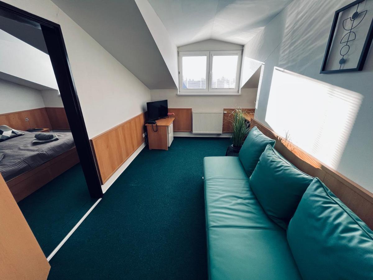 Hotel Kras Rožňava Exteriör bild