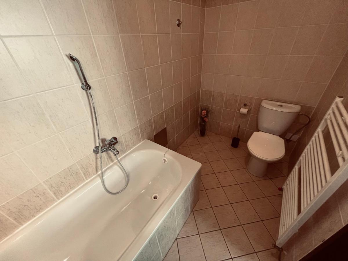 Hotel Kras Rožňava Exteriör bild