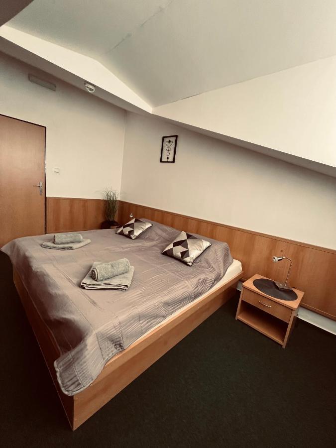 Hotel Kras Rožňava Exteriör bild